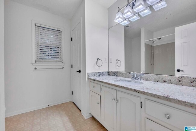 Building Photo - 5501 Heath Row Dr
