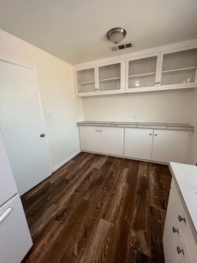 Building Photo - 4bd 3 bath