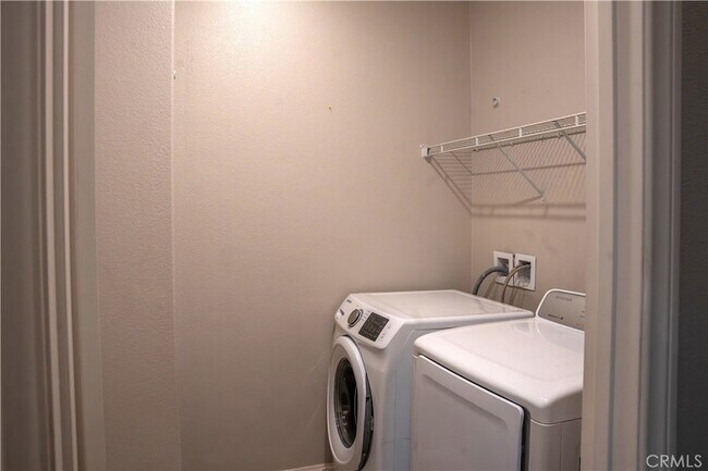 Building Photo - 26423 Rediron Ct