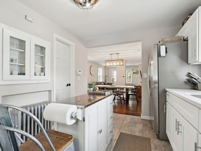 Building Photo - 718 Walnut St.