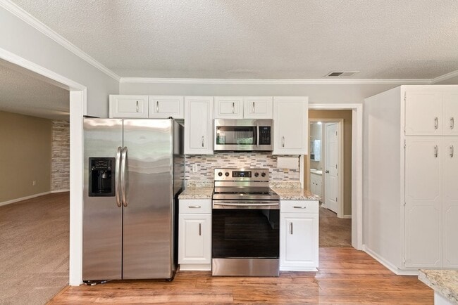 Building Photo - 4410 Goshen Lake Dr S