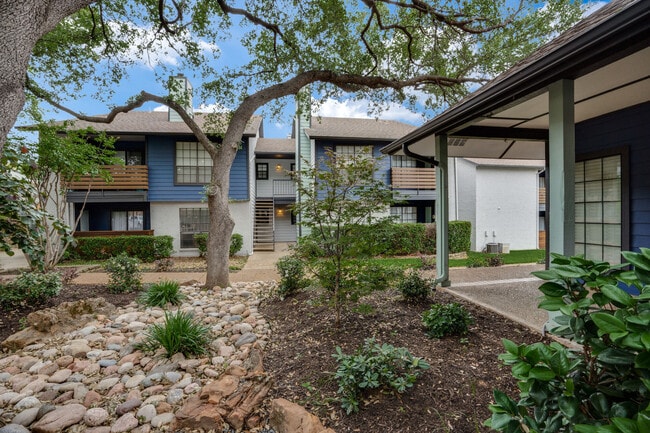 Building Photo - The Reese at Eastchase