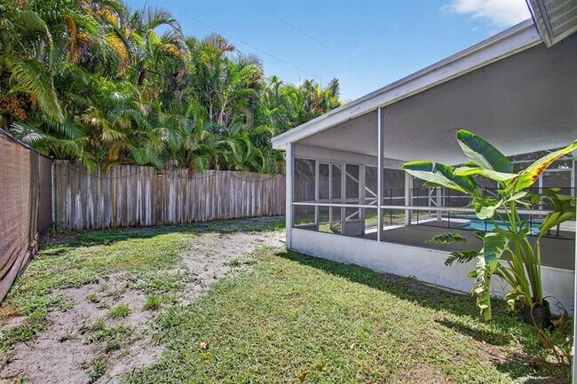 Building Photo - 5058 Canal Cir E