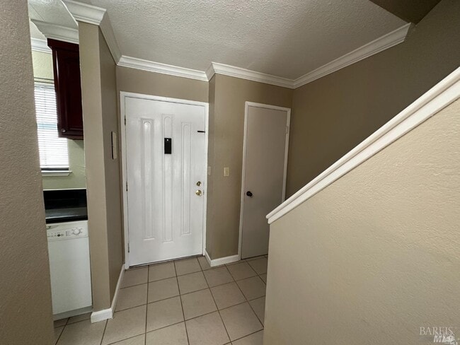 Primary Photo - 2161 Northwood Cir