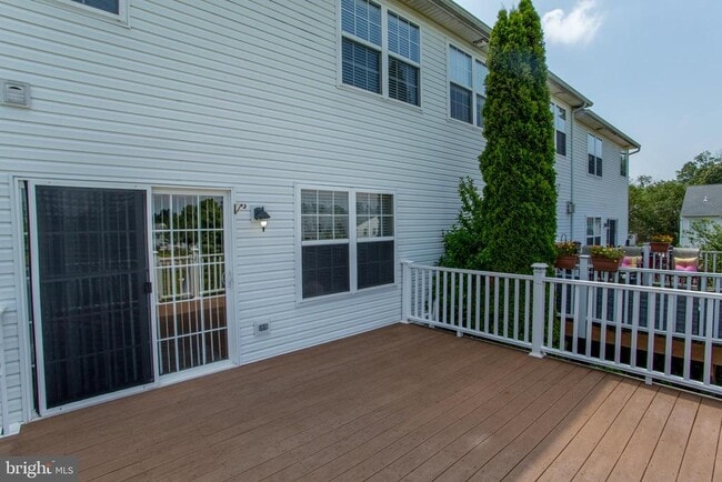 Building Photo - 207 Hampshire Dr