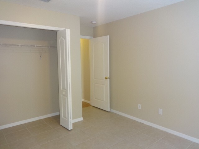 Building Photo - 808 Scenic View Cir