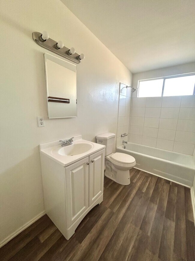 Building Photo - 73844 Sun Valley Dr