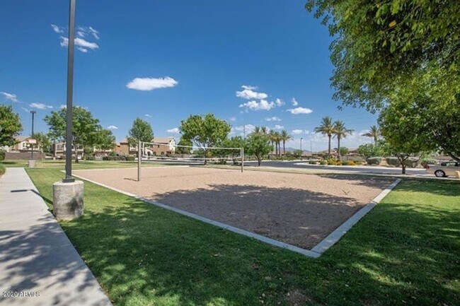 Building Photo - 2 Bedroom, 2.5 Bath Townhome Available NOW!