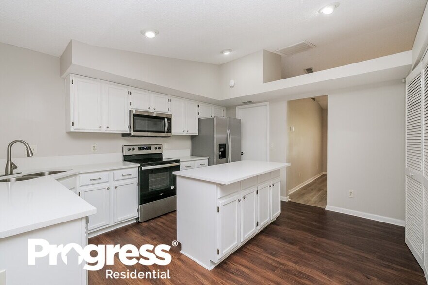 Building Photo - 10414 Ashley Oaks Dr