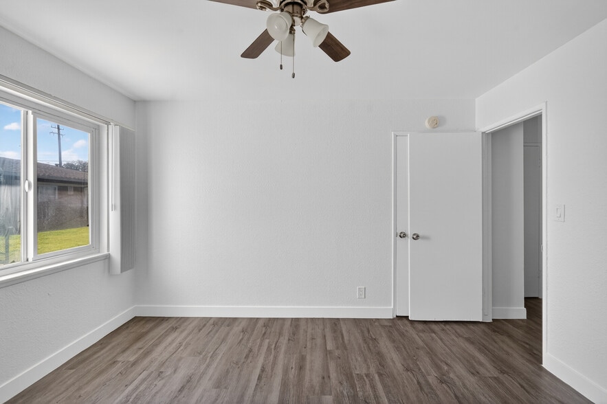 Building Photo - 2100 W Ball Rd