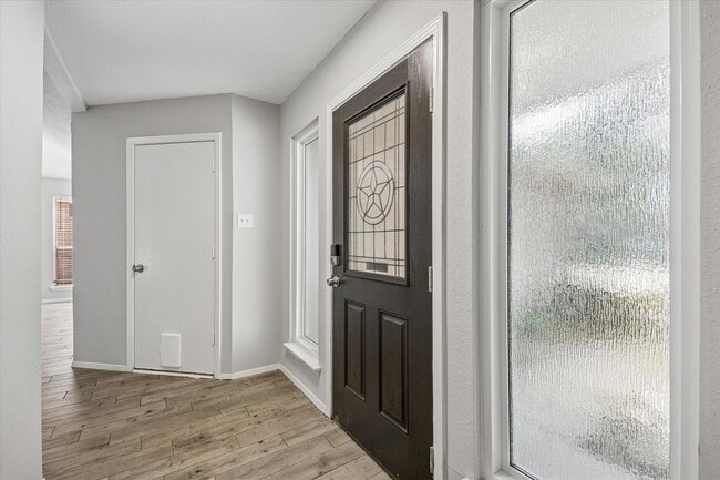 Building Photo - 16723 Colony Bend Dr