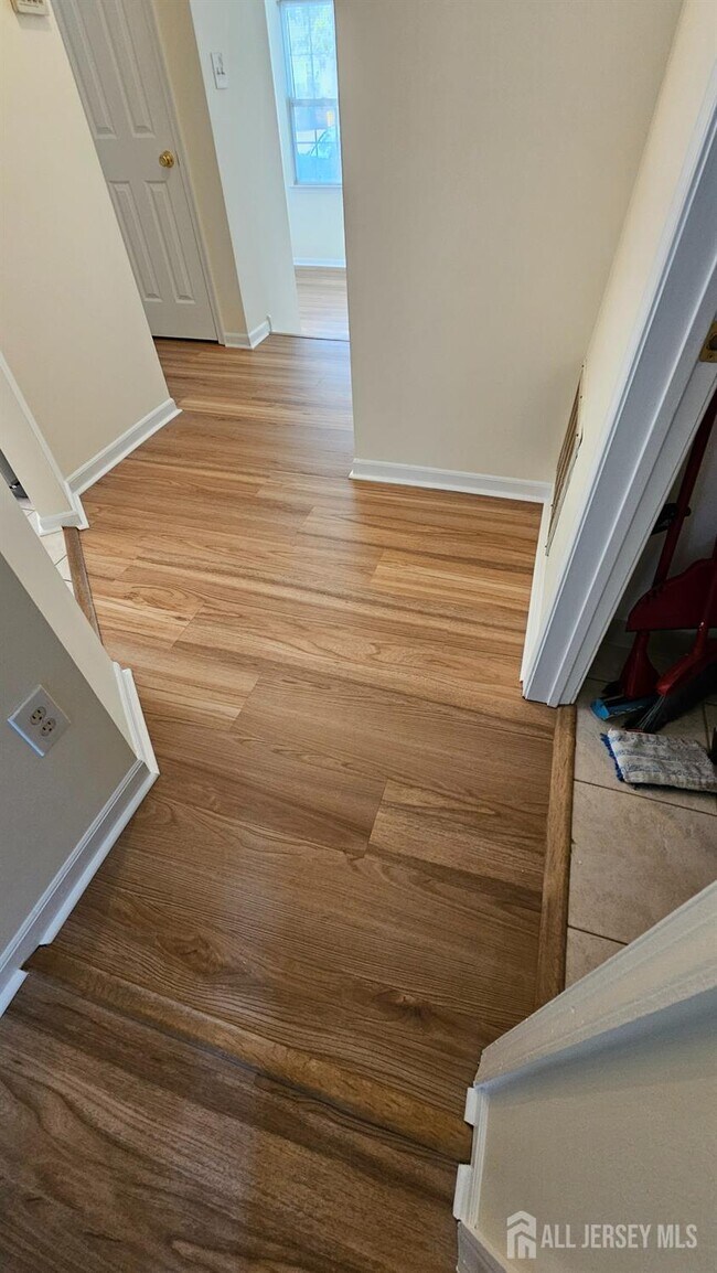 Building Photo - 405 Cobblestone Ct