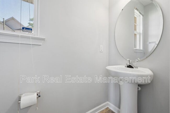 Building Photo - 1326 Stone Manor Dr