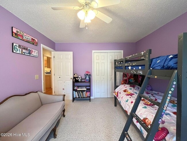 Building Photo - 100 Bridle Path Cir