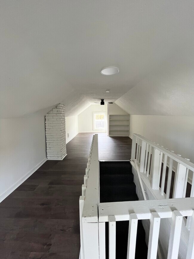 Building Photo - 1114 Cherry St