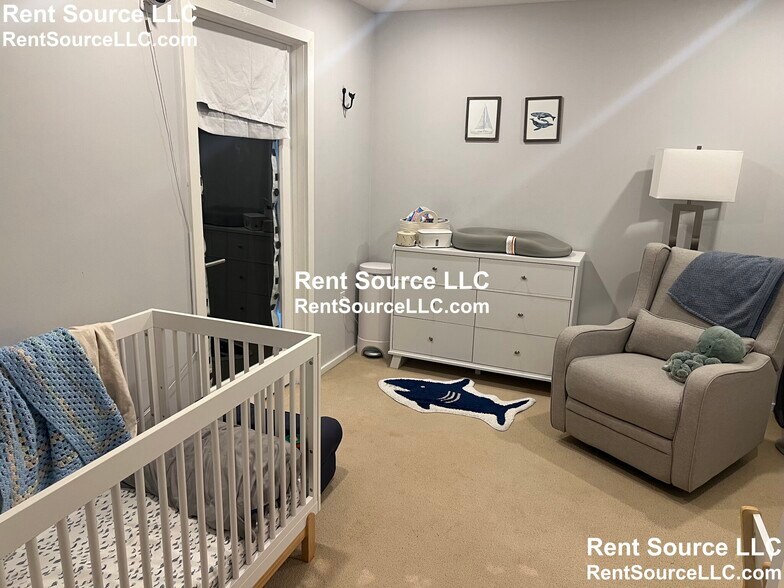 Building Photo - 2 Earhart St