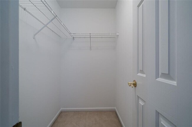 Building Photo - 174 Ennisbrook Dr SE