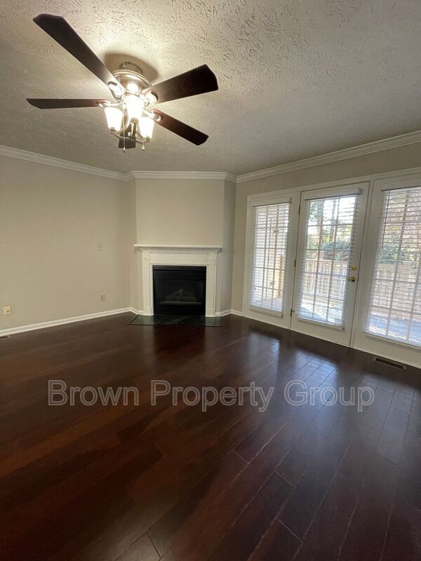 Building Photo - 3401 Lainey Ln