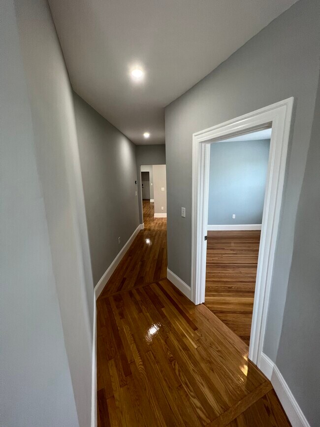 Building Photo - 368 Highland Ave