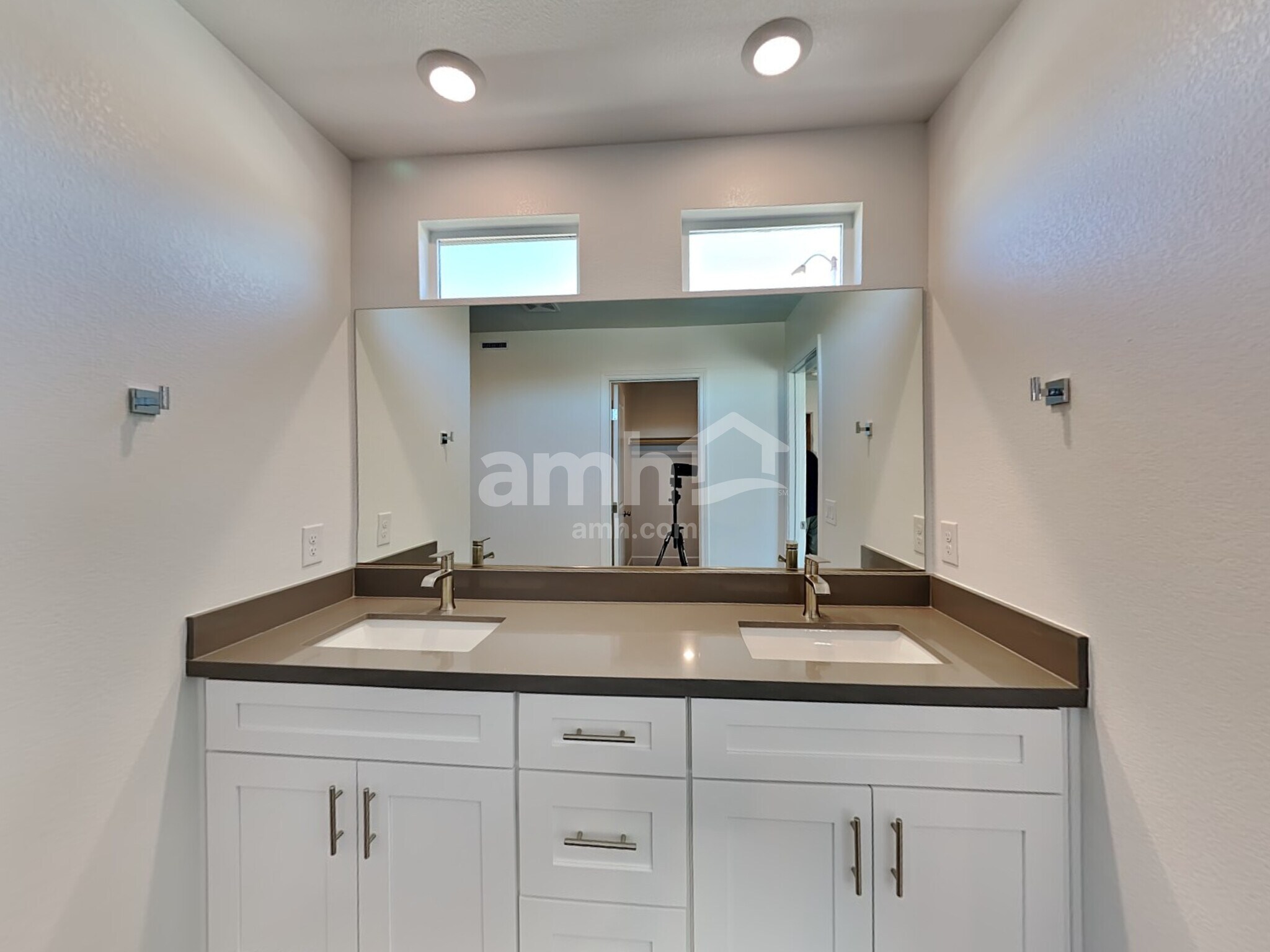 Building Photo - 8817 Tiger Tooth Ave