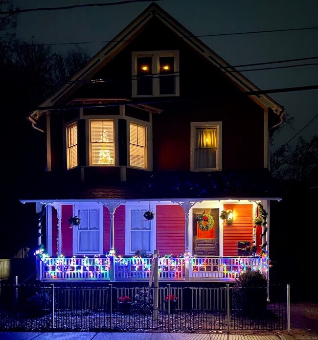 Building Photo - 39 Pearl St