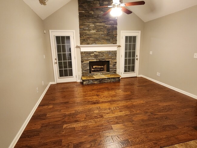 Building Photo - 1407 Princeton Dr