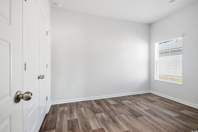 Building Photo - 1121 Tibetan St