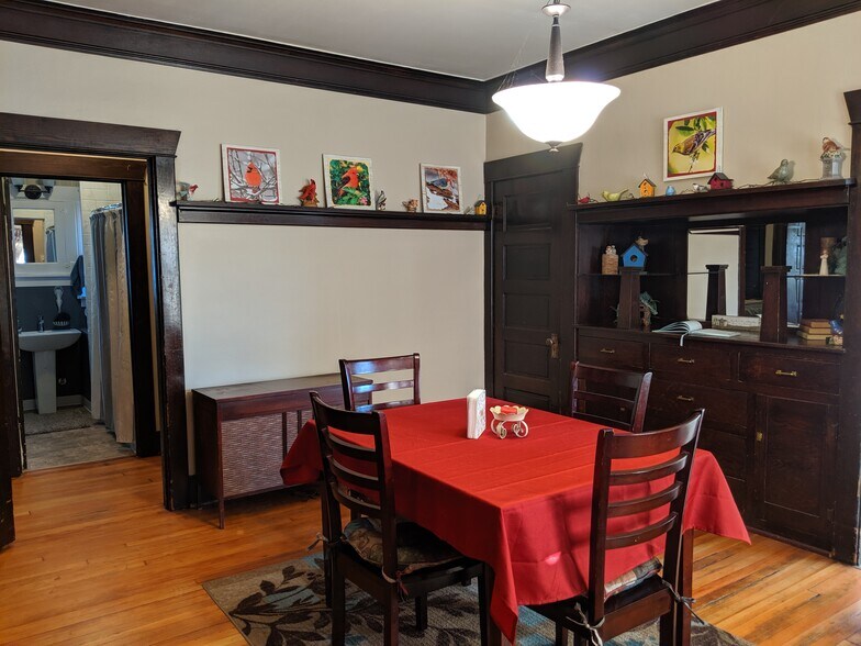 Dining room - 4910 E 6th Ave