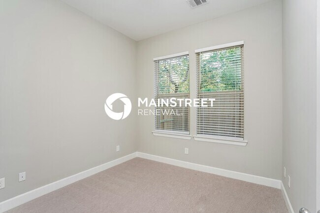 Building Photo - 3 Bedroom Pet-Friendly Home in Houston, TX with Main Street Renewal