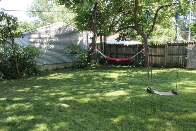 Building Photo - 63 Holly Dr