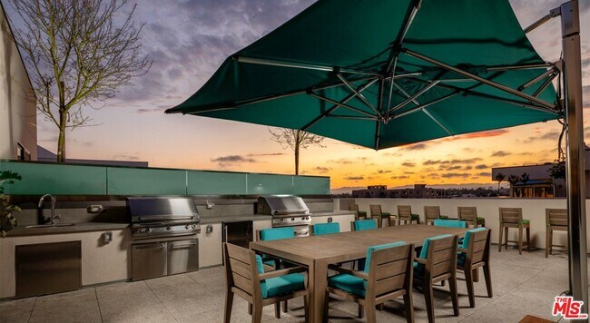 Building Photo - 10375 Washington Blvd