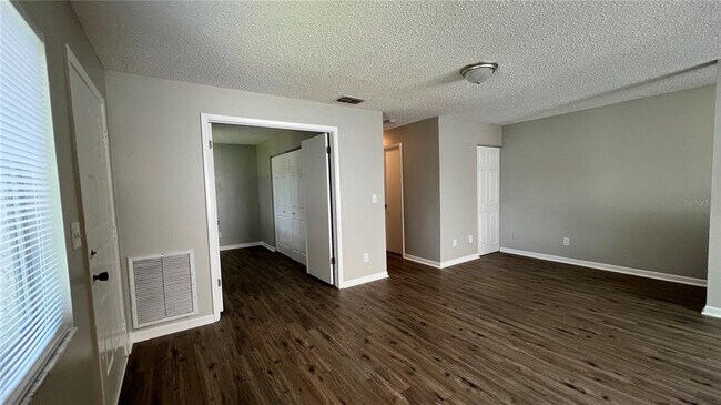 Building Photo - 632 Pavare Ct