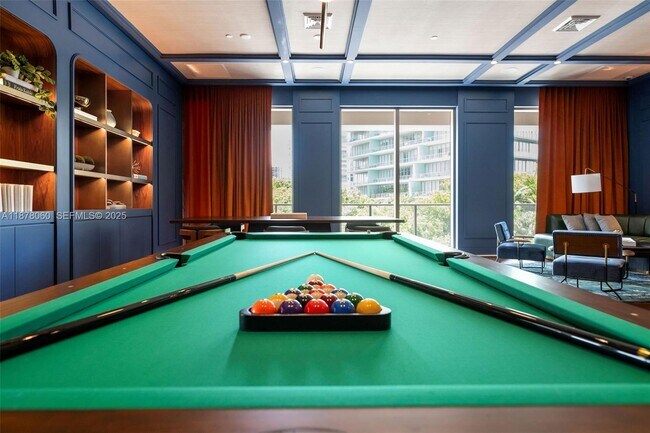 Building Photo - 2678 Tigertail Ave