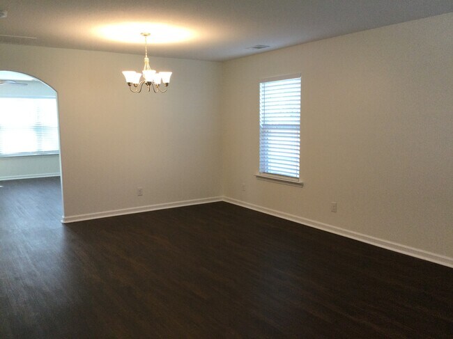 Building Photo - 202 Sterling Dr