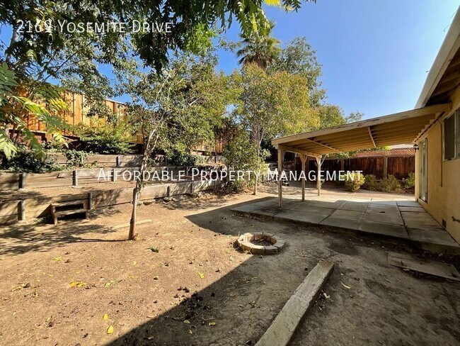 Building Photo - 2169 Yosemite Dr