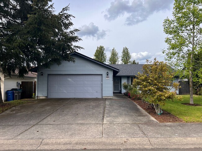 Building Photo - East Vancouver Ranch with Updated Interior!