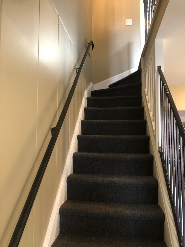 Building Photo - 488 Caroline Street