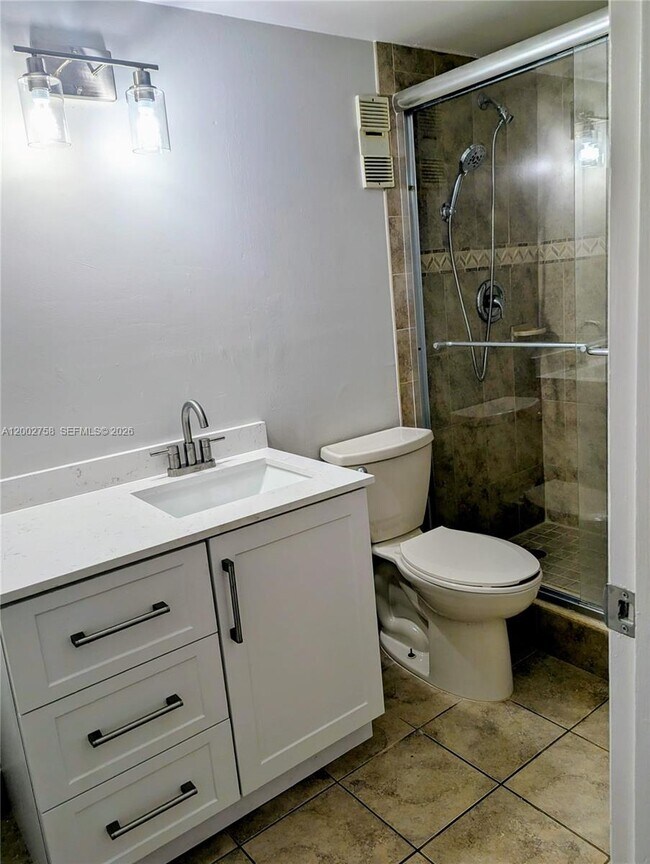 Building Photo - 7160 Fairway Dr