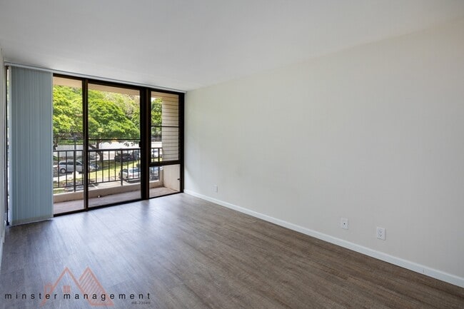 Building Photo - 3138 Waialae Ave