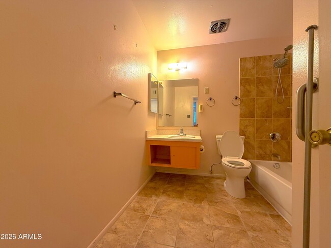 Building Photo - 314 E Malibu Dr