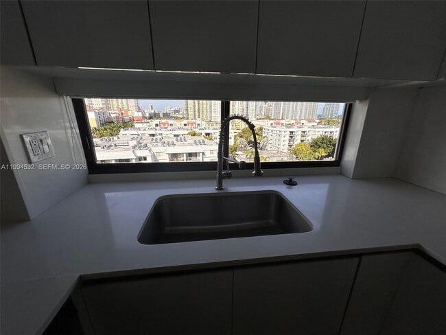 Building Photo - 17021 N Bay Rd