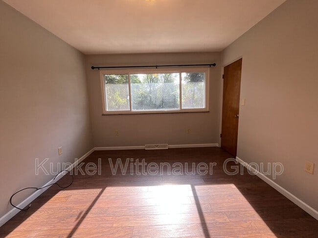 Building Photo - 1724 McClintock Ave