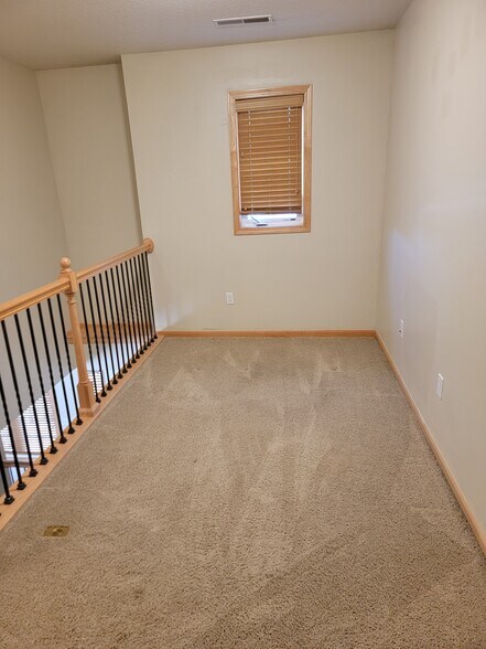 Building Photo - 2900 SE Glenstone Dr