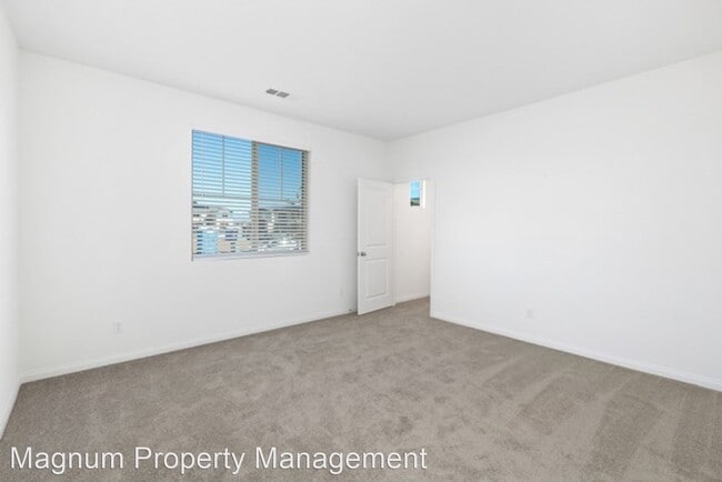 Building Photo - 7 br, 4.5 bath House - 32929 Hutton Way