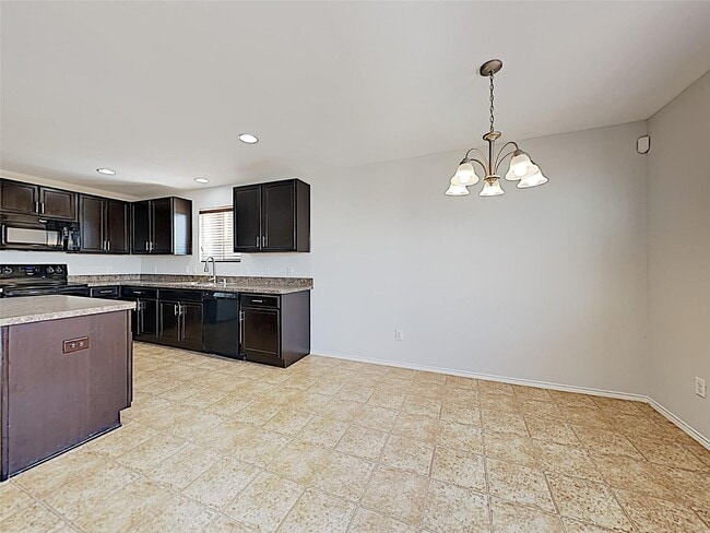 Building Photo - HAPPY NEW YEAR SPECIAL: Move in by 1-31-2026 and receive your second month free! Home is move-in ...