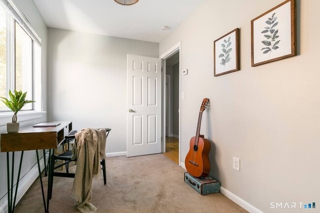 Building Photo - 516 Indian Ave