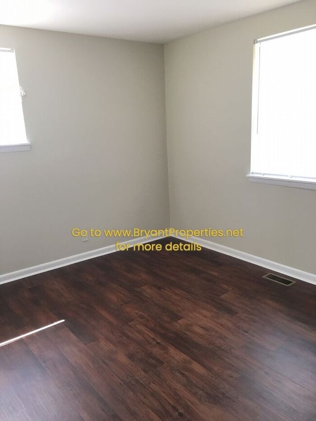 Building Photo - Hendersonville - 2 Bedroom Duplex Basement...