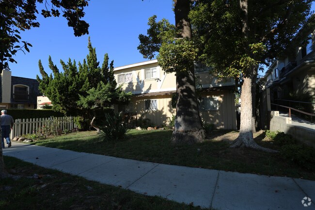 Primary Photo - 233 N Belmont St