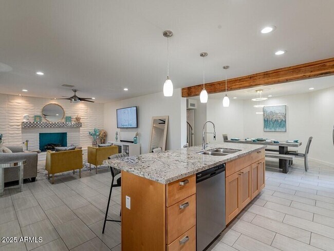 Building Photo - 3302 E Turquoise Ave