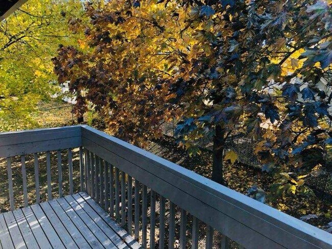 Building Photo - Mission East Apts 2 br/1 bath ground floor...